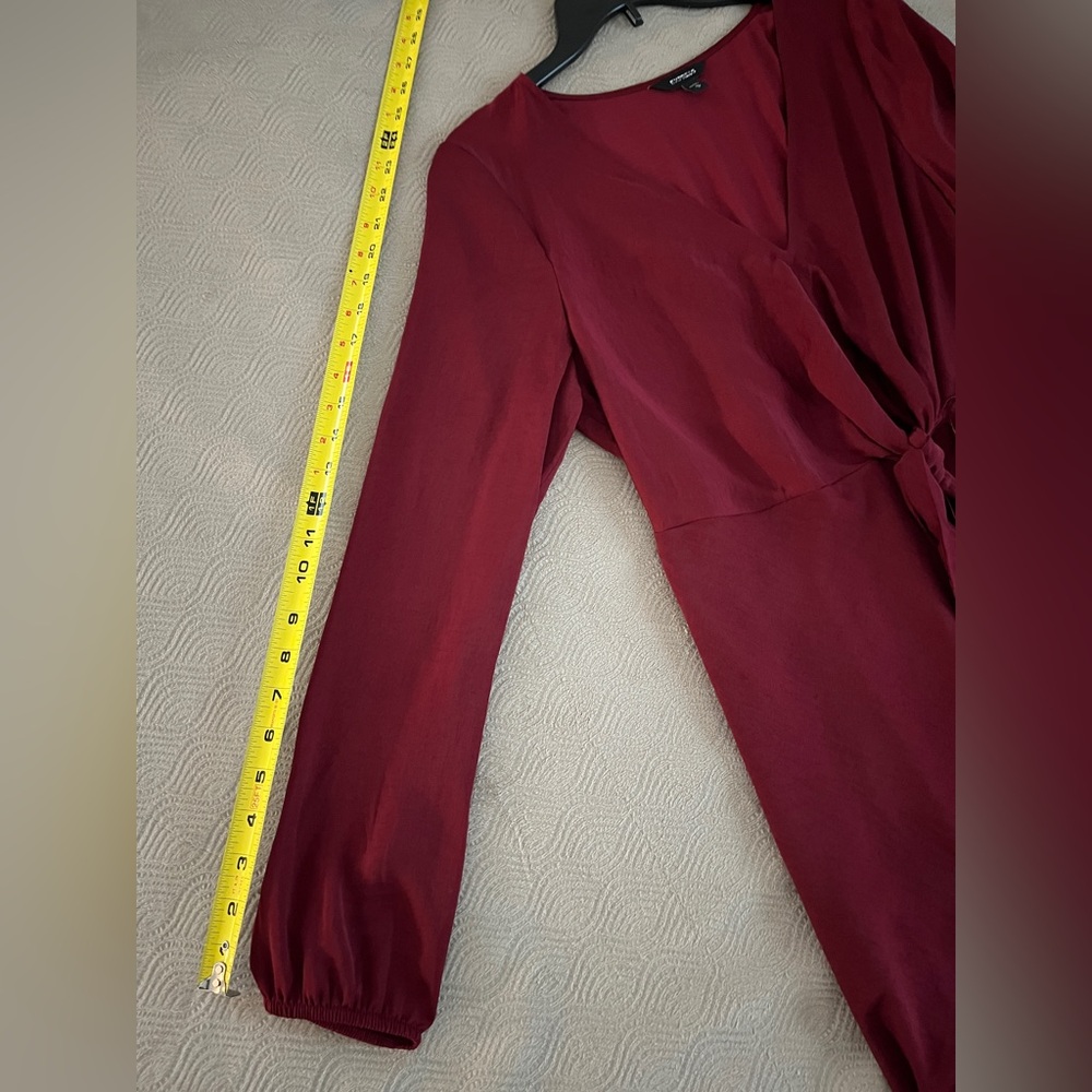 🆕 Express knot front dress in burgundy size medium - Picture 8 of 14
